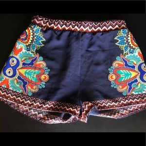 Sweet Wanderer floral shorts
